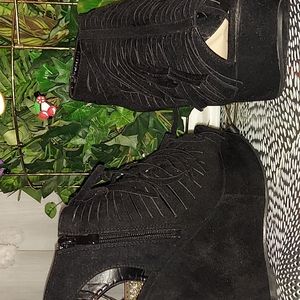 Black fringe Wedge Peep toe
